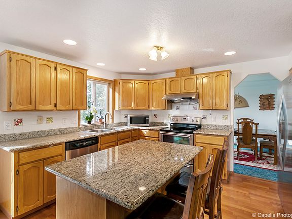 4th image of 2908 NE 165th Pl