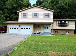 1420 N Belle Dr, Belle, WV 25015