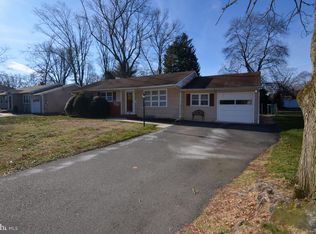 351 Paxson Ave, Hamilton, NJ 08690