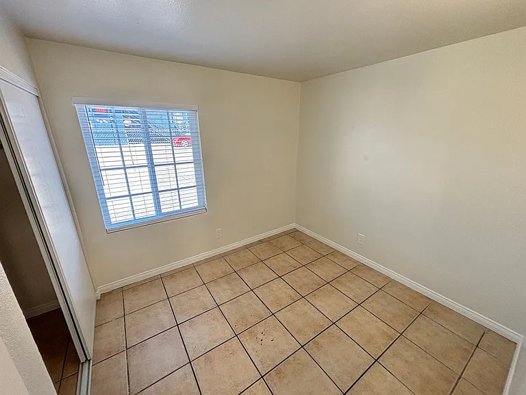 1420 Putnam Ave #4 — Photo 15
