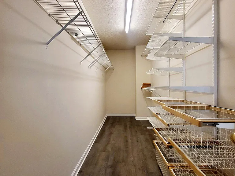 3209 Davenport Park Ln — Photo 14