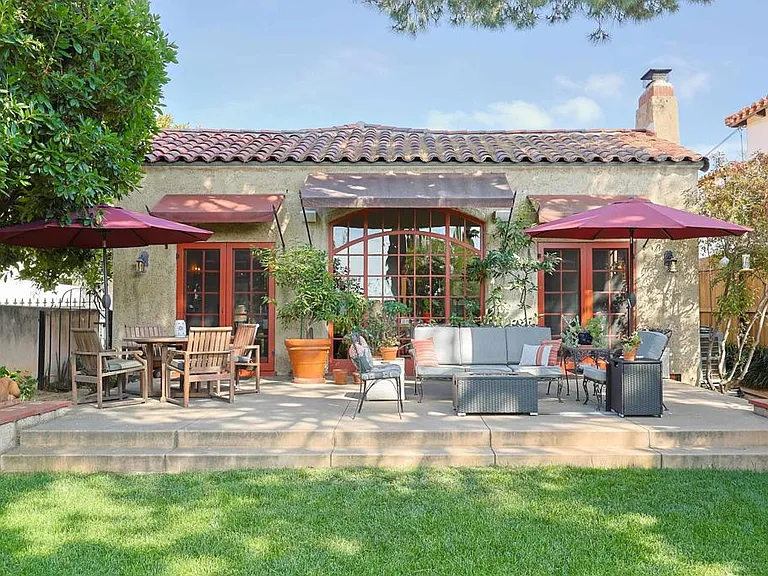 1027 Adella Ave — Photo 35
