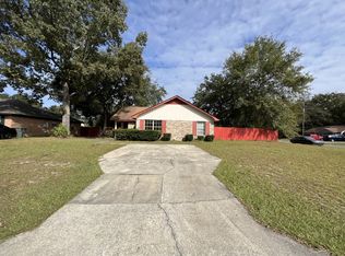 829 Lost Grove Ln, Hinesville, GA 31313