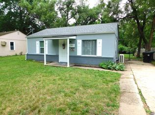 1805 SW Burnett Rd, Topeka, KS 66604