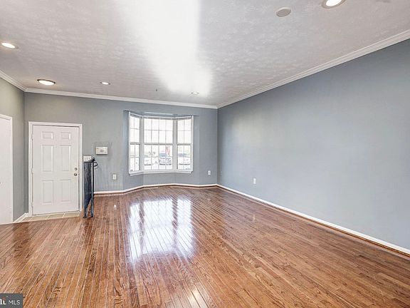 2nd image of 6955 Aquamarine Ct