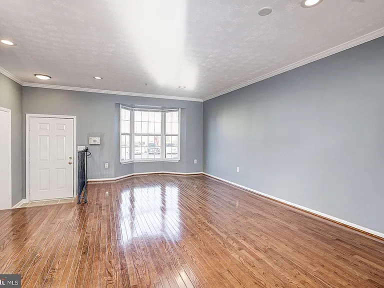 6955 Aquamarine Ct — Photo 2