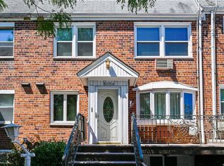 6054 75th St, Middle Village, NY 11379