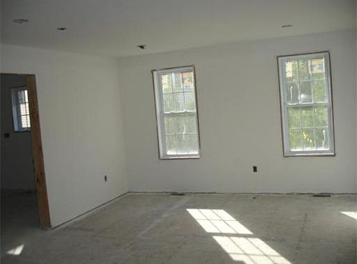 4th image of 11 Orchid Dr