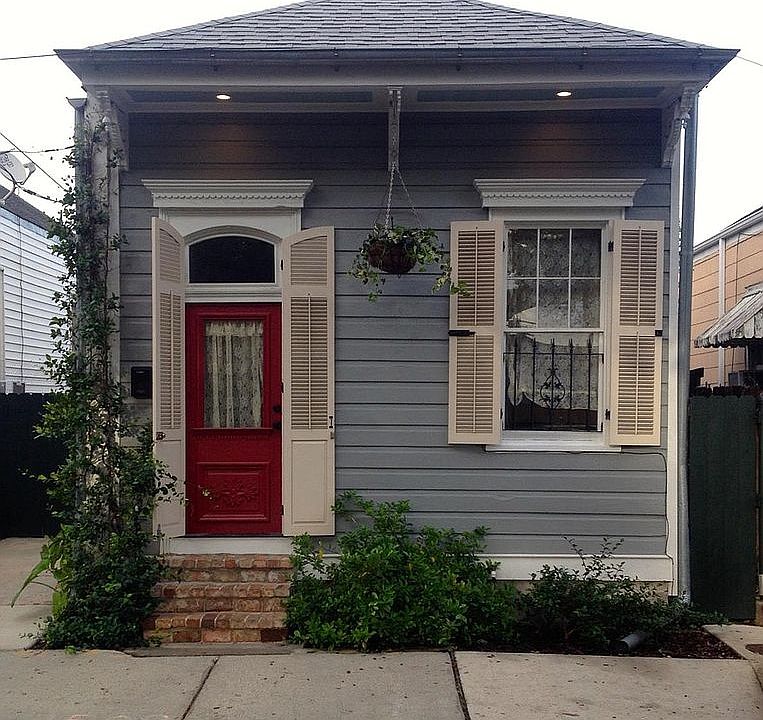 1509 St. Roch Av. 70117 
