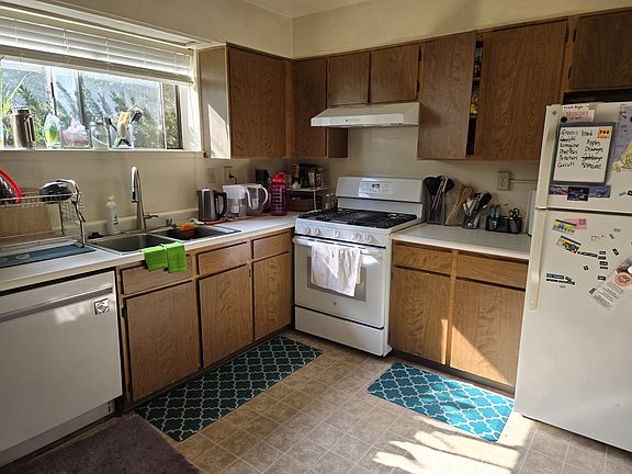 5th image of 772 Portola St APT A