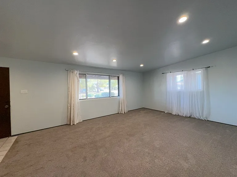189 E James Dr — Photo 5