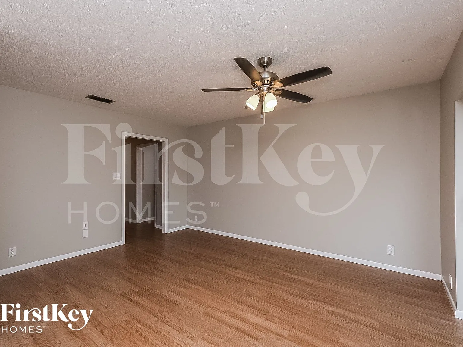 3 bed, 2.0 bath, 1368 sqft, $2,345 — Photo 4