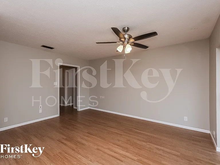 2210 Boxwood Way — Photo 4