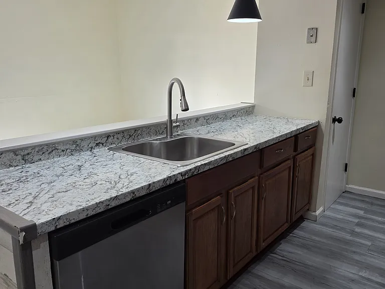 110 Council Cir — Photo 12