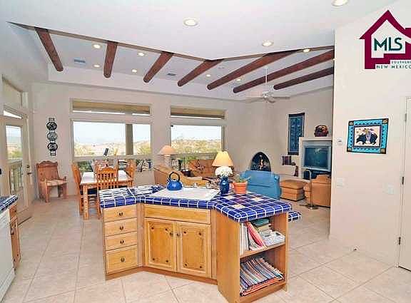 4th image of 10040 Saragossa Ct