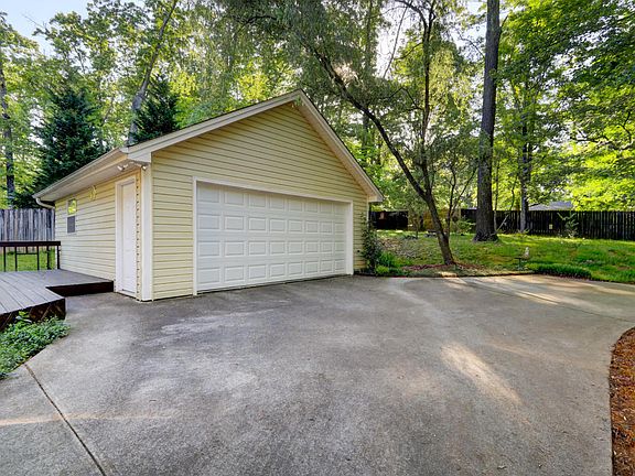 5th image of 137 Forest Hills Dr