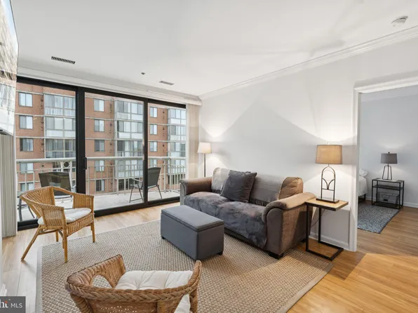 1200 Braddock Pl APT 810, Alexandria, VA 22314