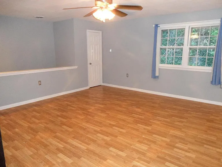 1814 Yardley Cmns #1814U — Photo 11
