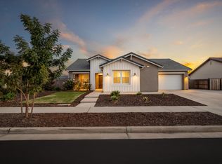 2070 Solig Ave, Kingsburg, CA 93631