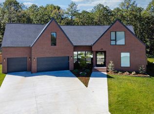 212 Abington Cir, Little Rock, AR 72223