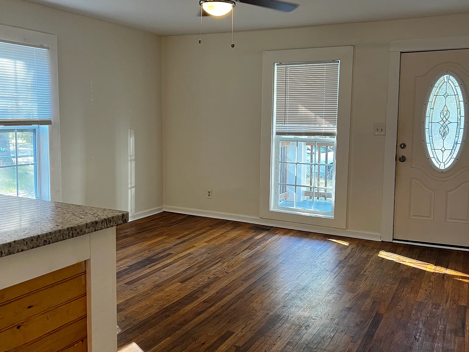 2418 Taylor St — Photo 4
