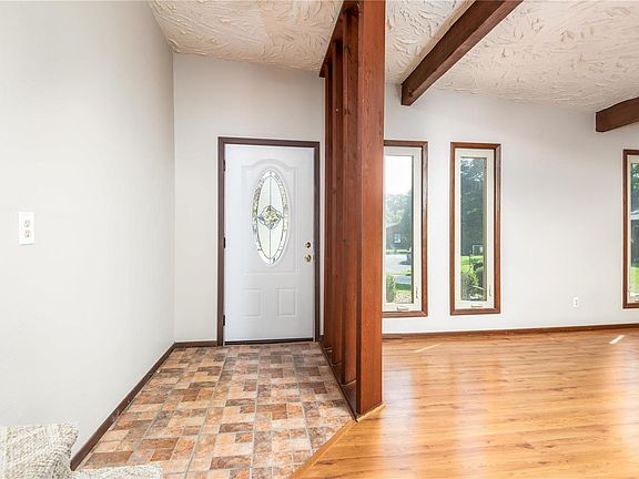 3rd image of 48 Duke Dr
