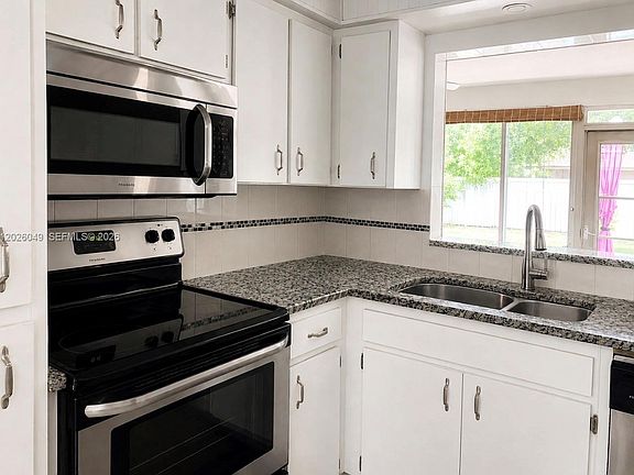 3rd image of 7084 Quigley St