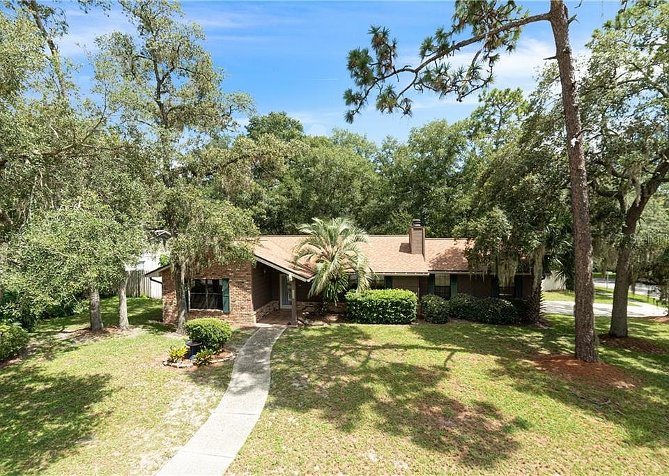 1st image of 330 Columbus Cir