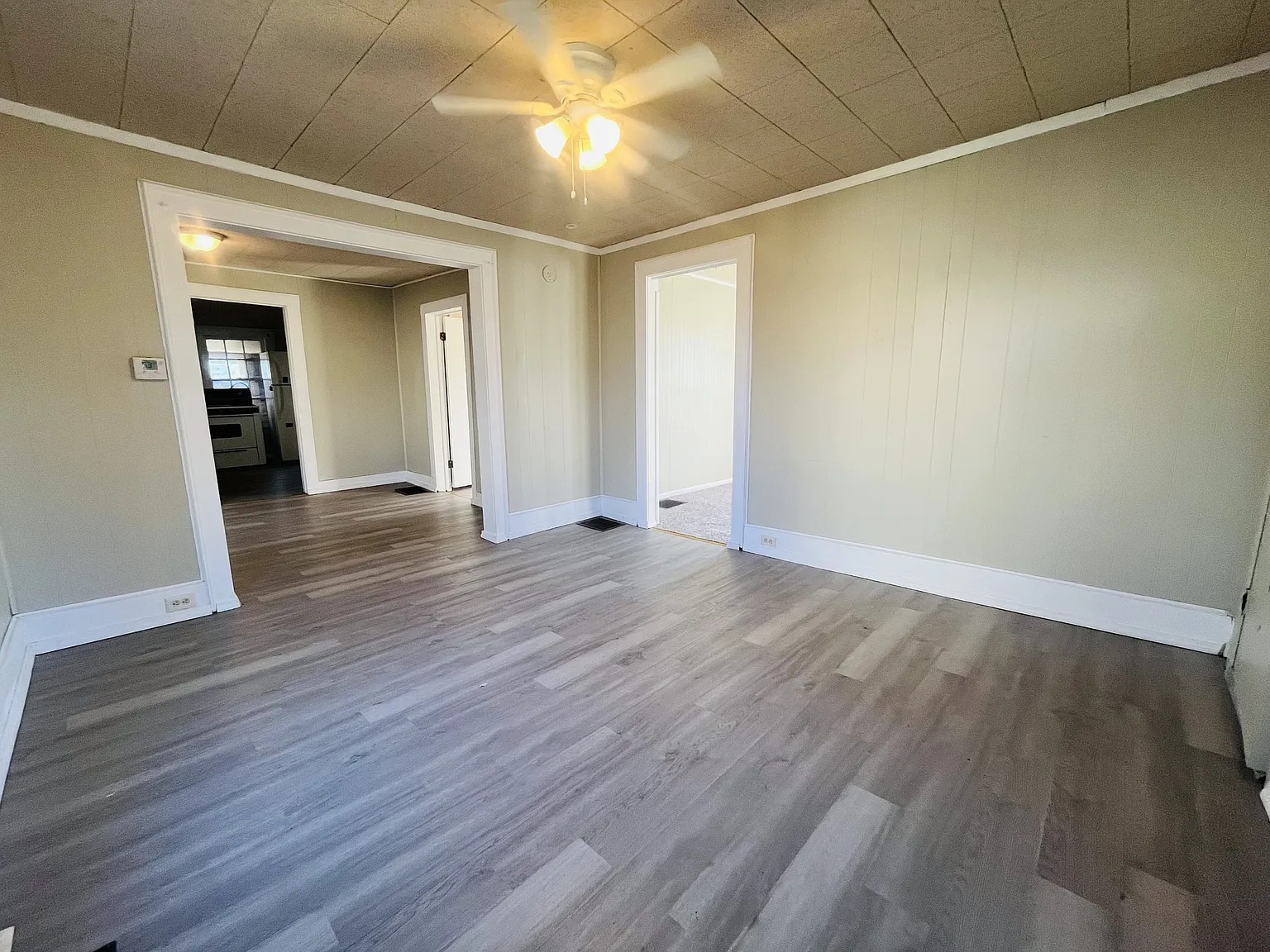 735 E. College - 1 — Photo 3