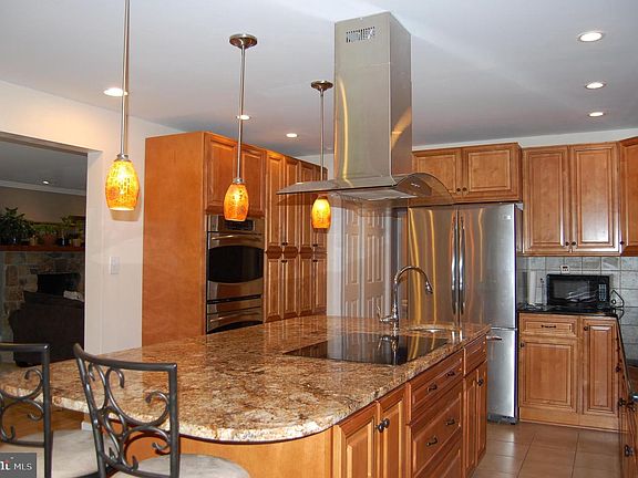 5th image of 51 Wyndham Ln