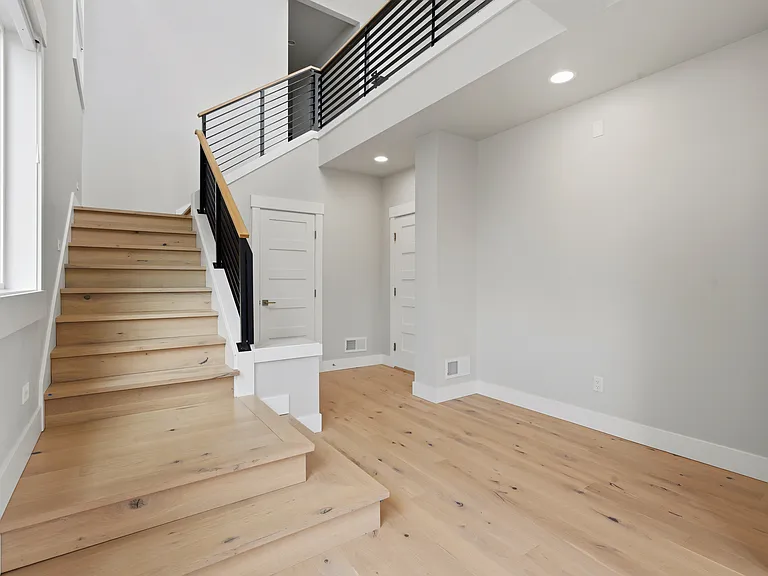 539 Viewcrest Dr NW — Photo 3