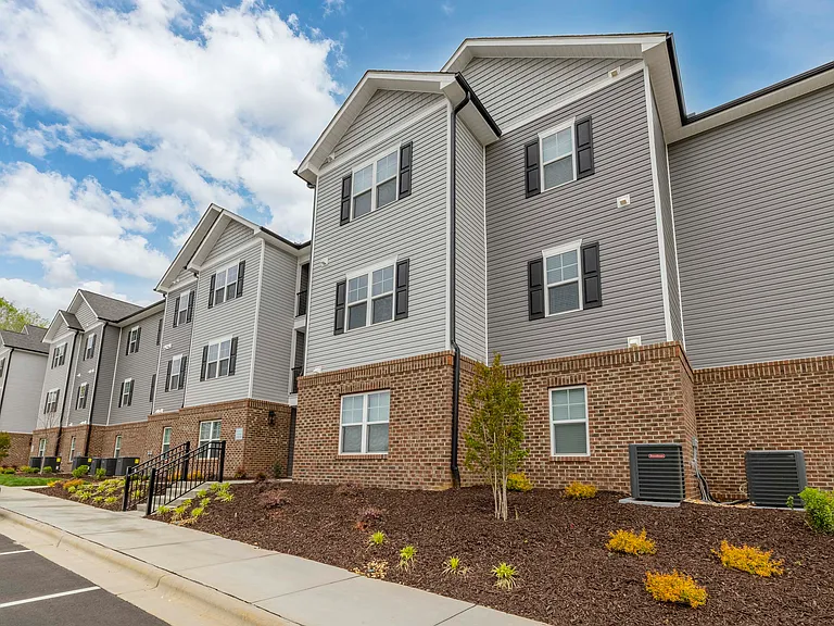 Meadows of Graham Apartments — Photo 27