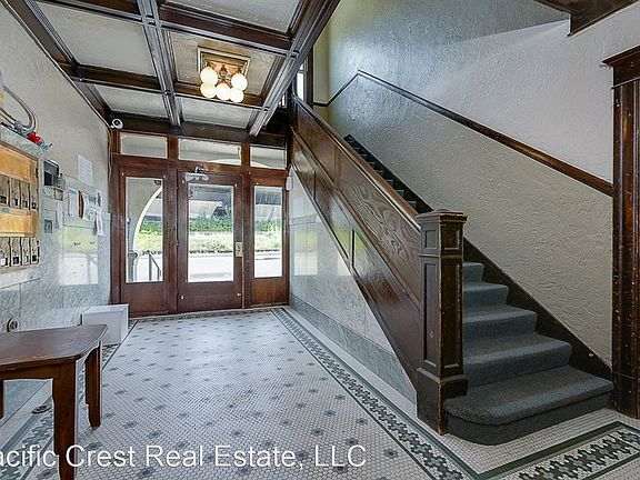 3rd image of 409 Eastlake Ave E APT 302