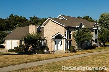 Front of the house
						:
						3,141 square feet