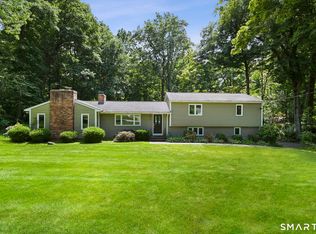 19 Crestwood Rd, Monroe, CT 06468