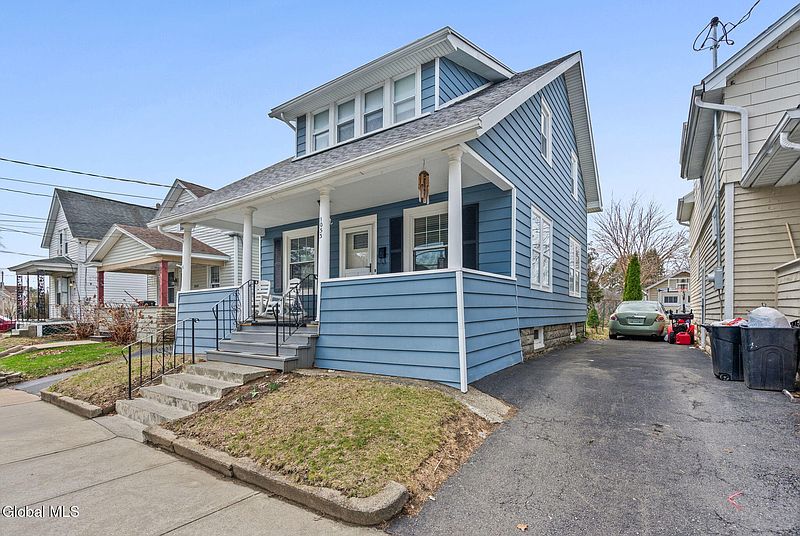 3rd image of 1053 Garner Avenue