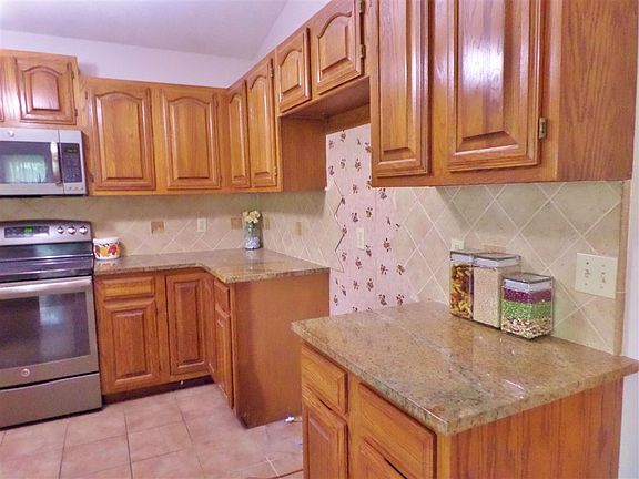 5th image of 1192 Millwood Dr