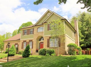 212 Scotch Pine Ct, Gibsonia, PA