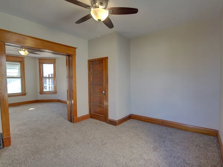 514 S Clark St — Photo 27
