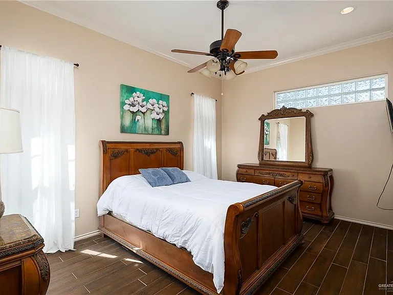 818 Hill Country Rd — Photo 11