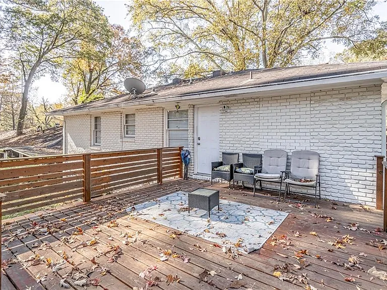 2456 Harwood Dr — Photo 13