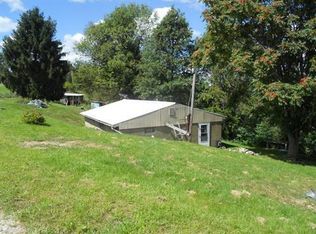 204 Miners Ln, Moundsville, WV 26041