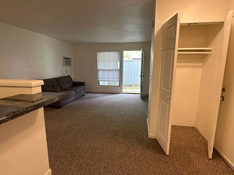 University Park Apartments near Cornell University — Photo 99