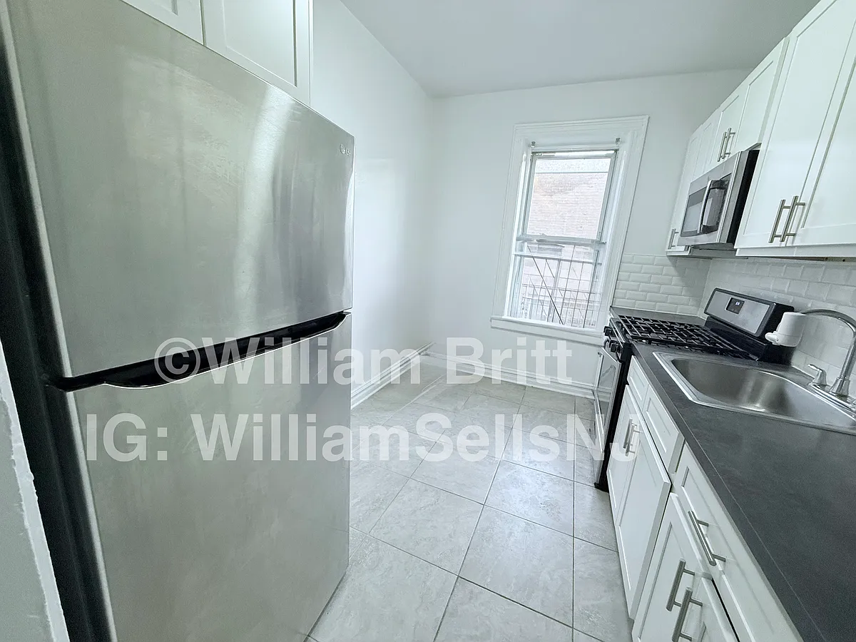 Building Photo - 115-117 Fairview Ave #38