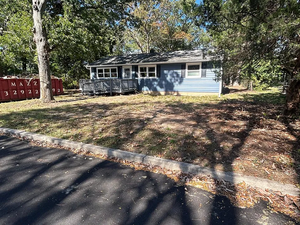 17 Clark Dr