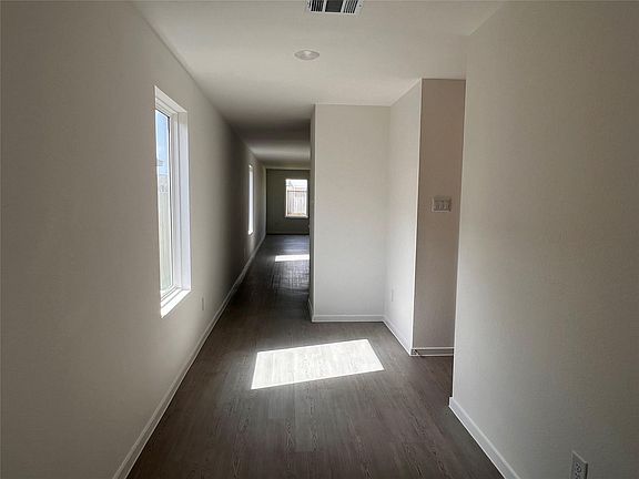 4th image of 1223 Charlotte Way