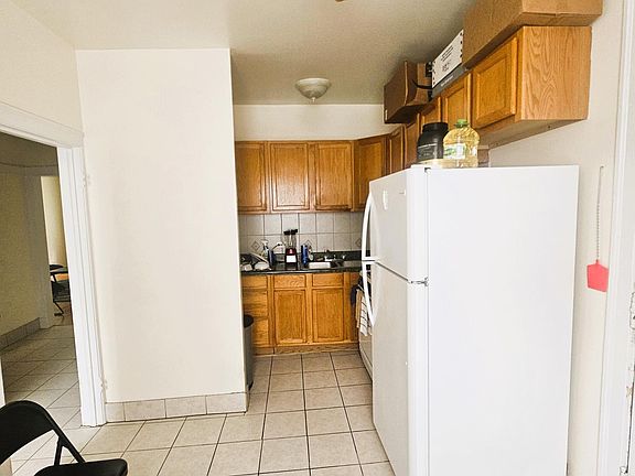 4th image of 7460 N Ashland Ave APT 3