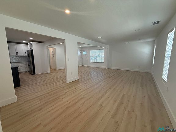 4th image of 1006 N 6th St