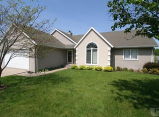 2058 Golfview Cir, Centerville, IA 52544
