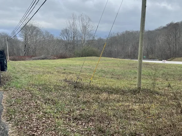 8464 Scott Hwy, Robbins, TN 37852